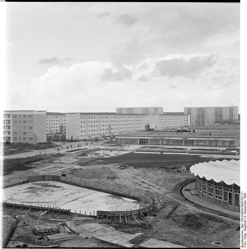 Schwarz-Weiß-Panorama von Halle-Neustadt im Jahr 1969
